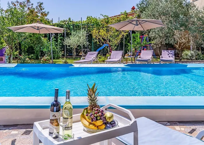 Βίλα Desire Πούλα